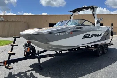 Boat detailing service